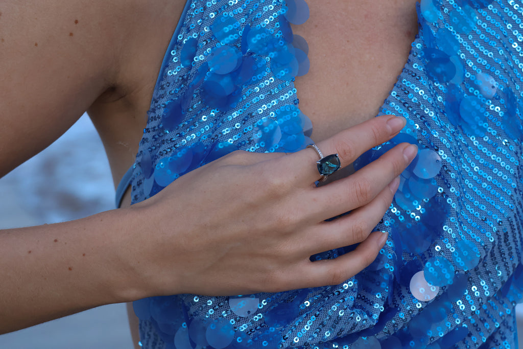 Ring with blue cubic crystal