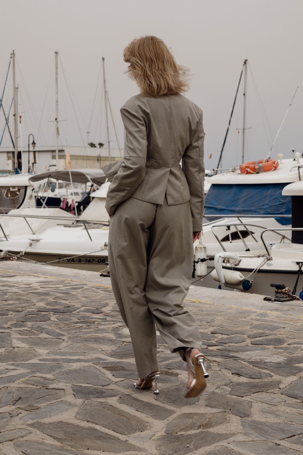 Conjunto de traje con blazer y pantalones