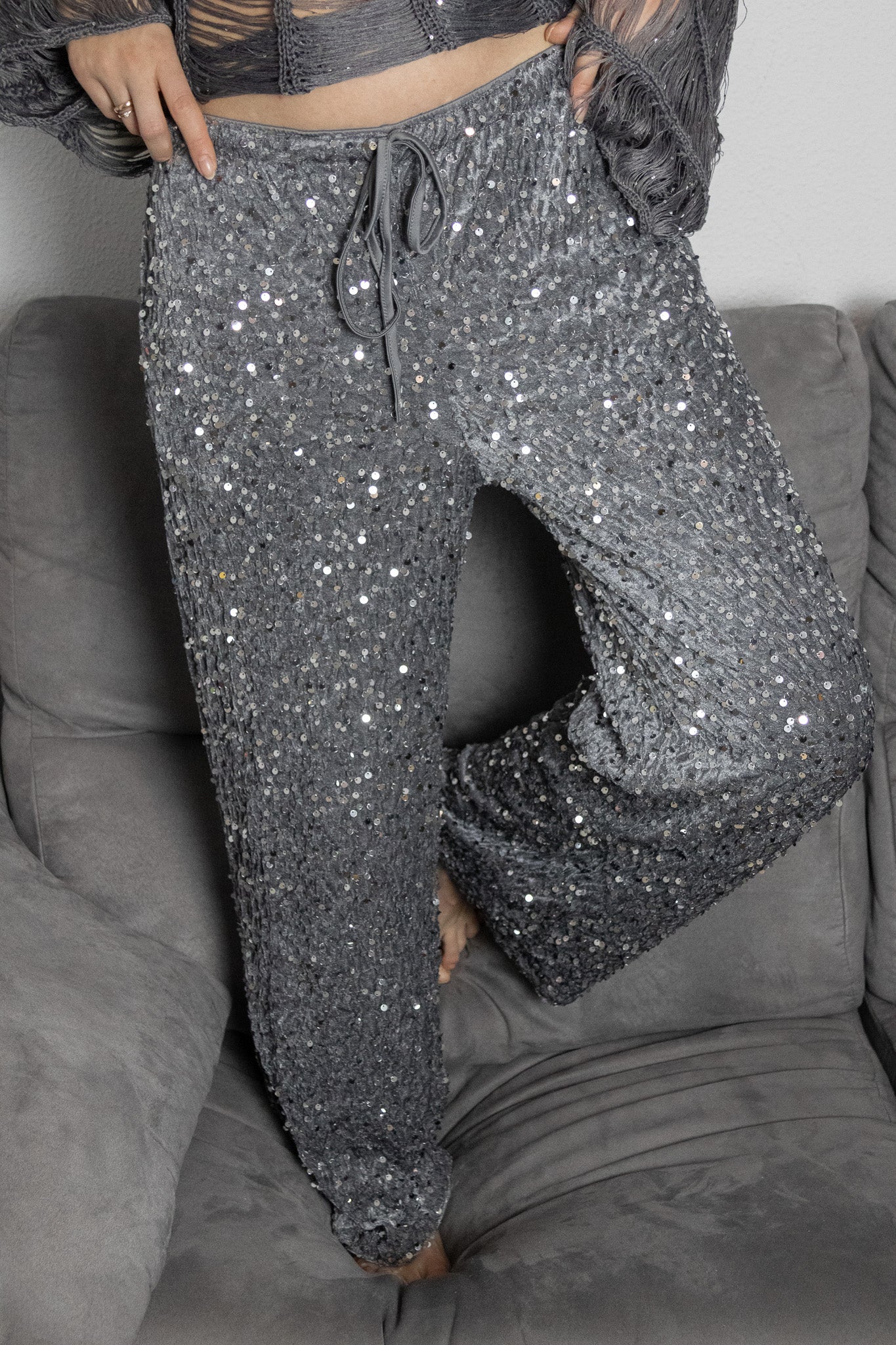 Pantalones largos holgados con cordones y lentejuelas