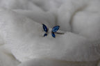 Anillo ajustable con mariposa de cristal azul