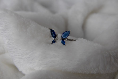 Adjustable ring with blue crystal butterfly