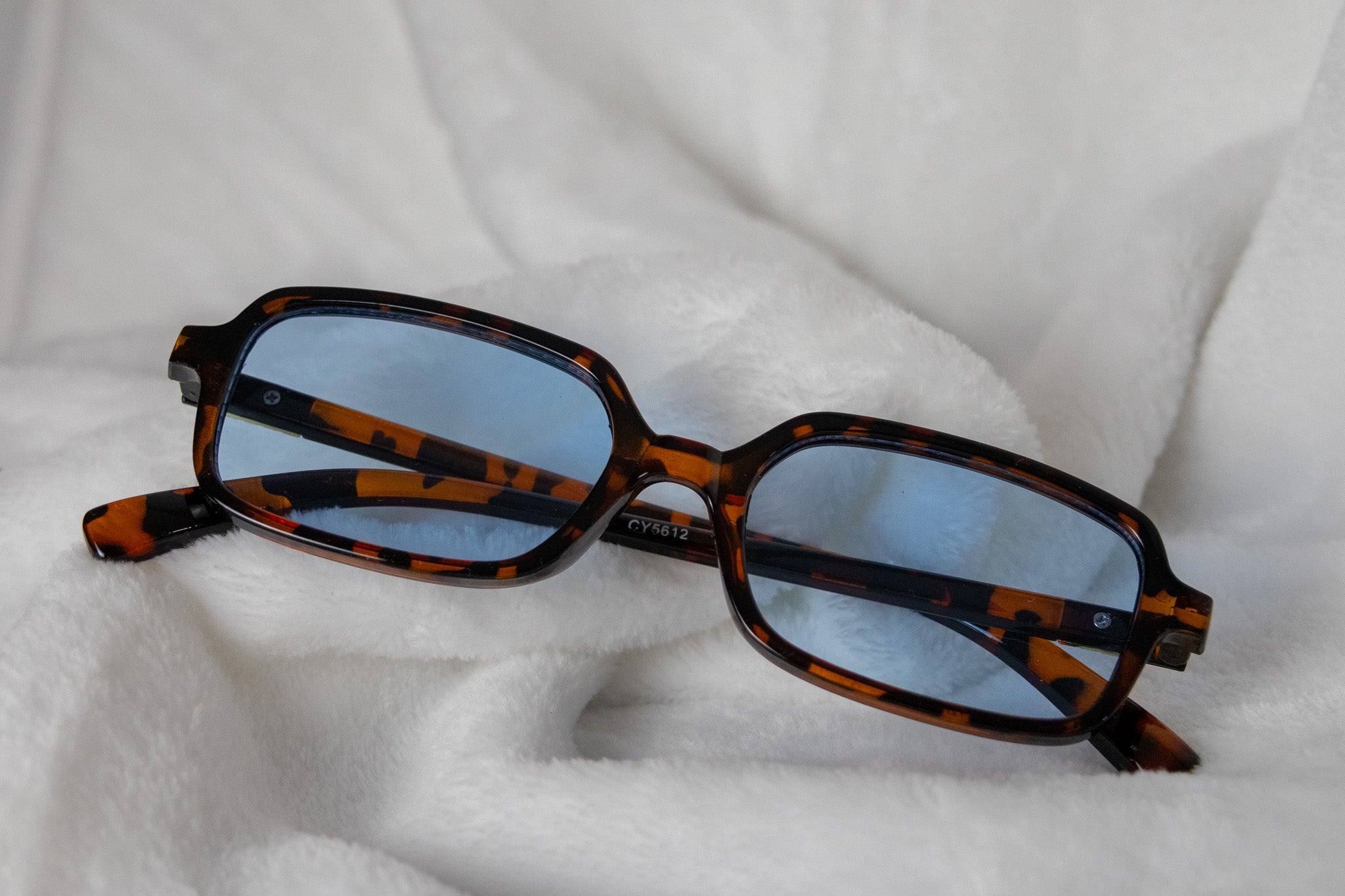 Gafas de sol con estampado de leopardo y montura rectangular