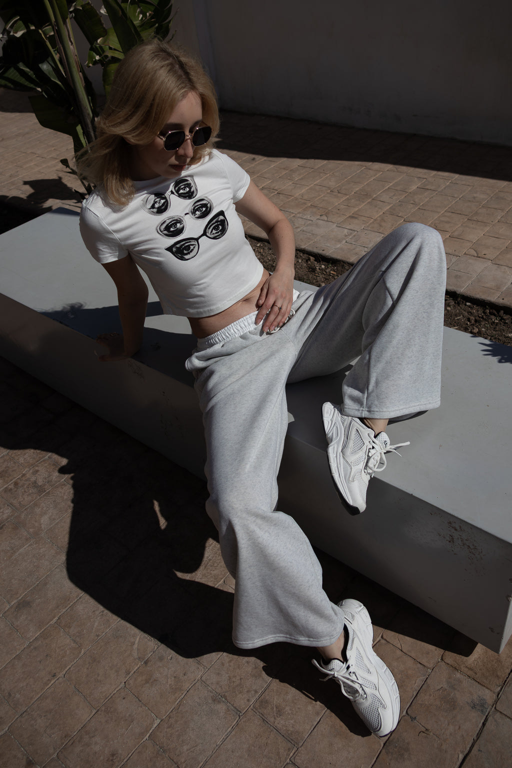 Wide-leg gray trousers for any season