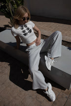 Wide-leg gray trousers for any season