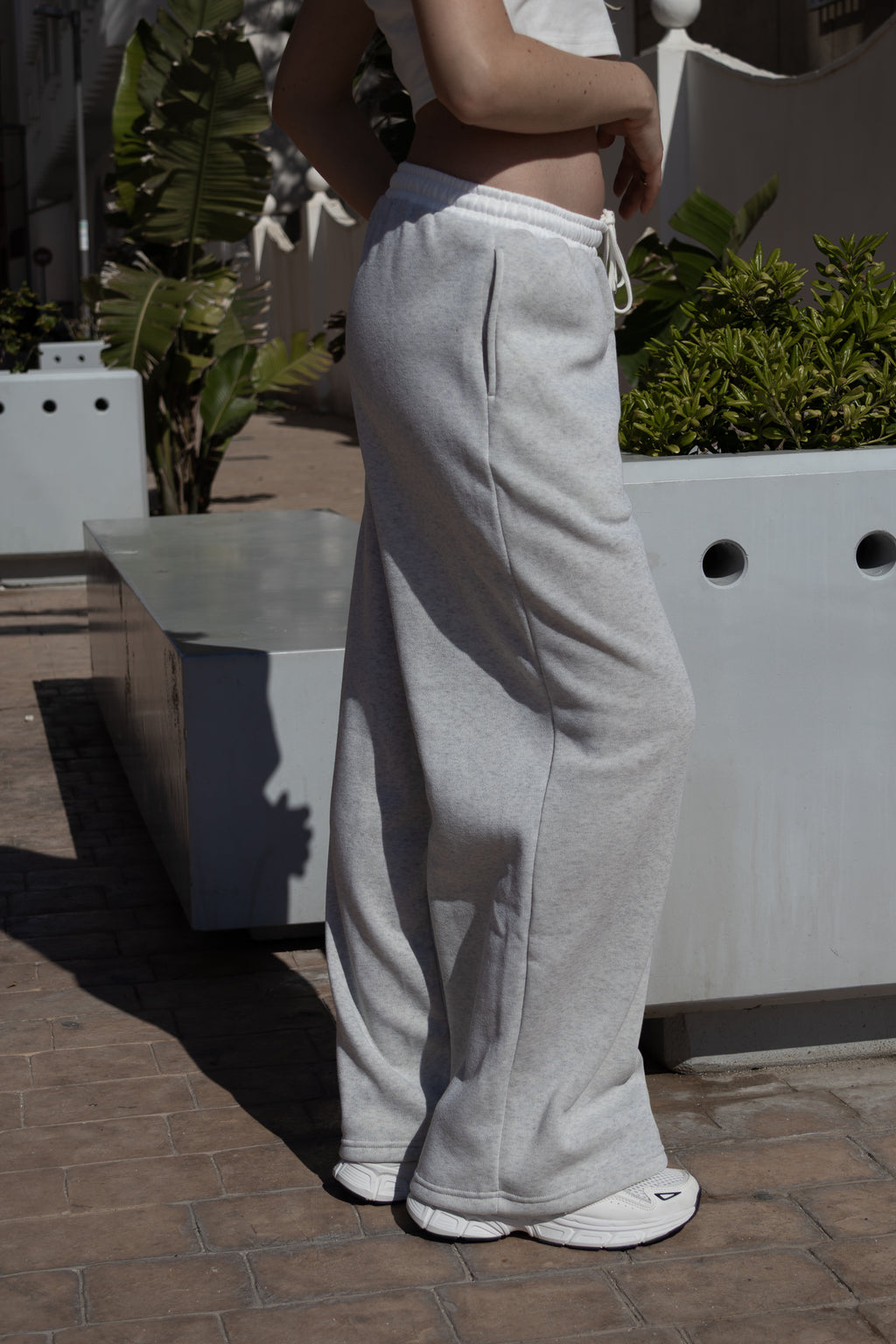 Wide-leg gray trousers for any season