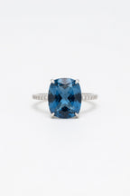 Ring with blue cubic crystal