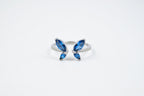 Anillo ajustable con mariposa de cristal azul