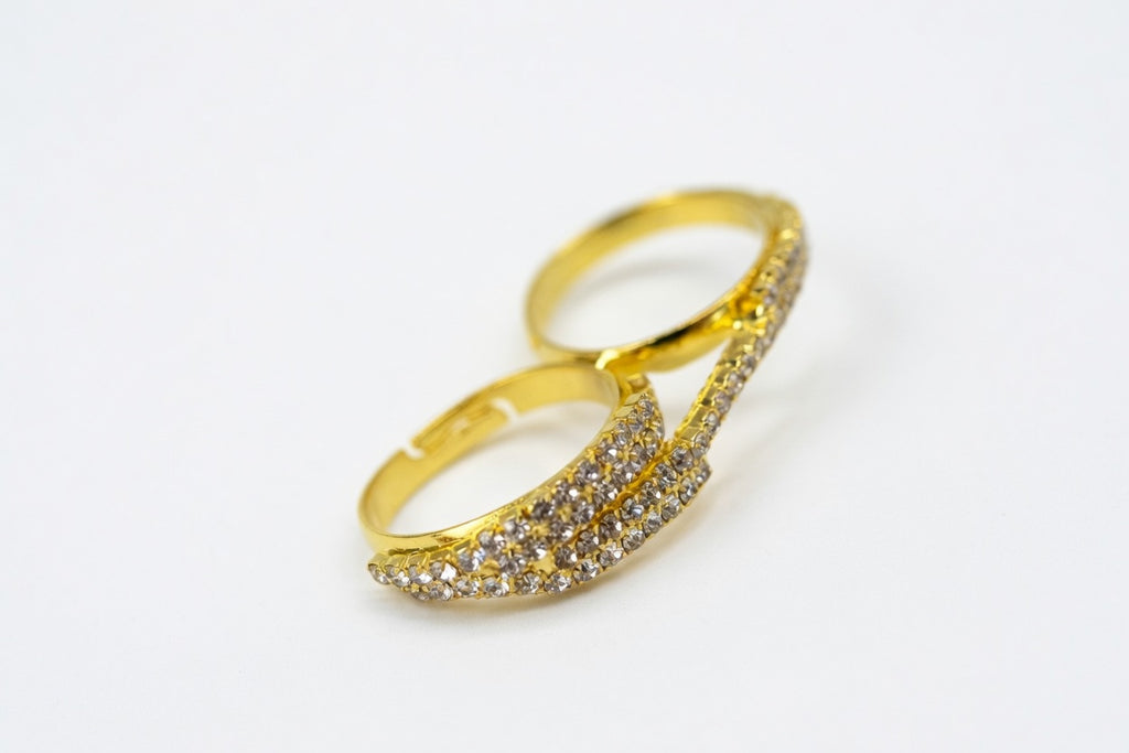 Anillo elegante de doble banda con cristales