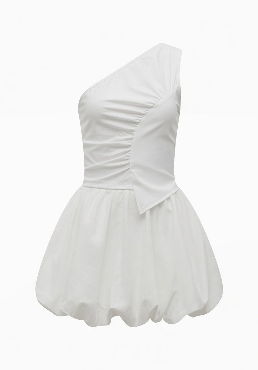 Conjunto de top de un solo hombro y mini falda volumétrica