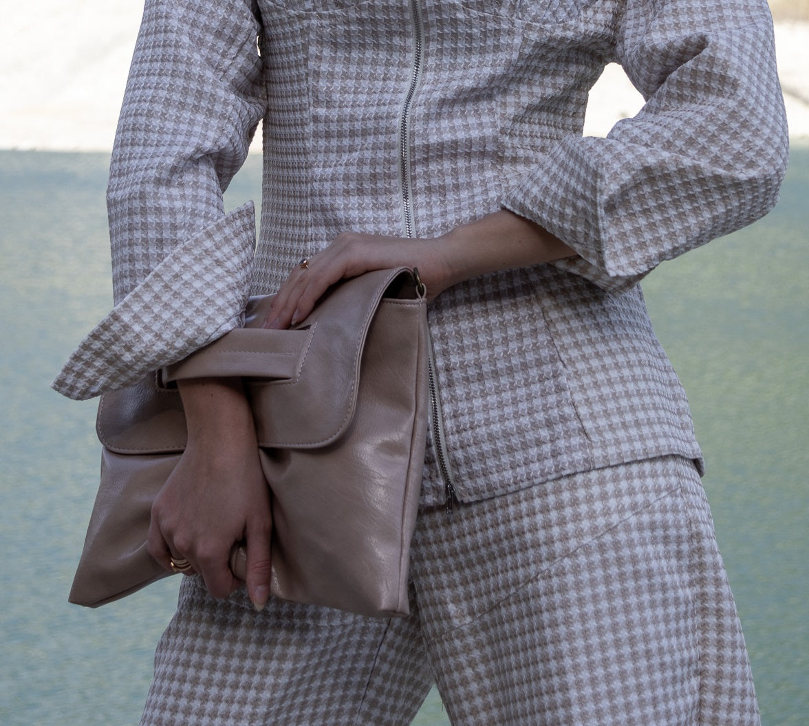 Clutch bag with shoulder strap
